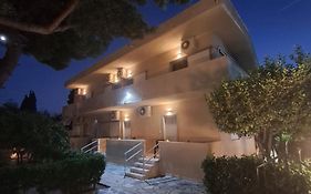 Studios Αποστόλης Selianitika